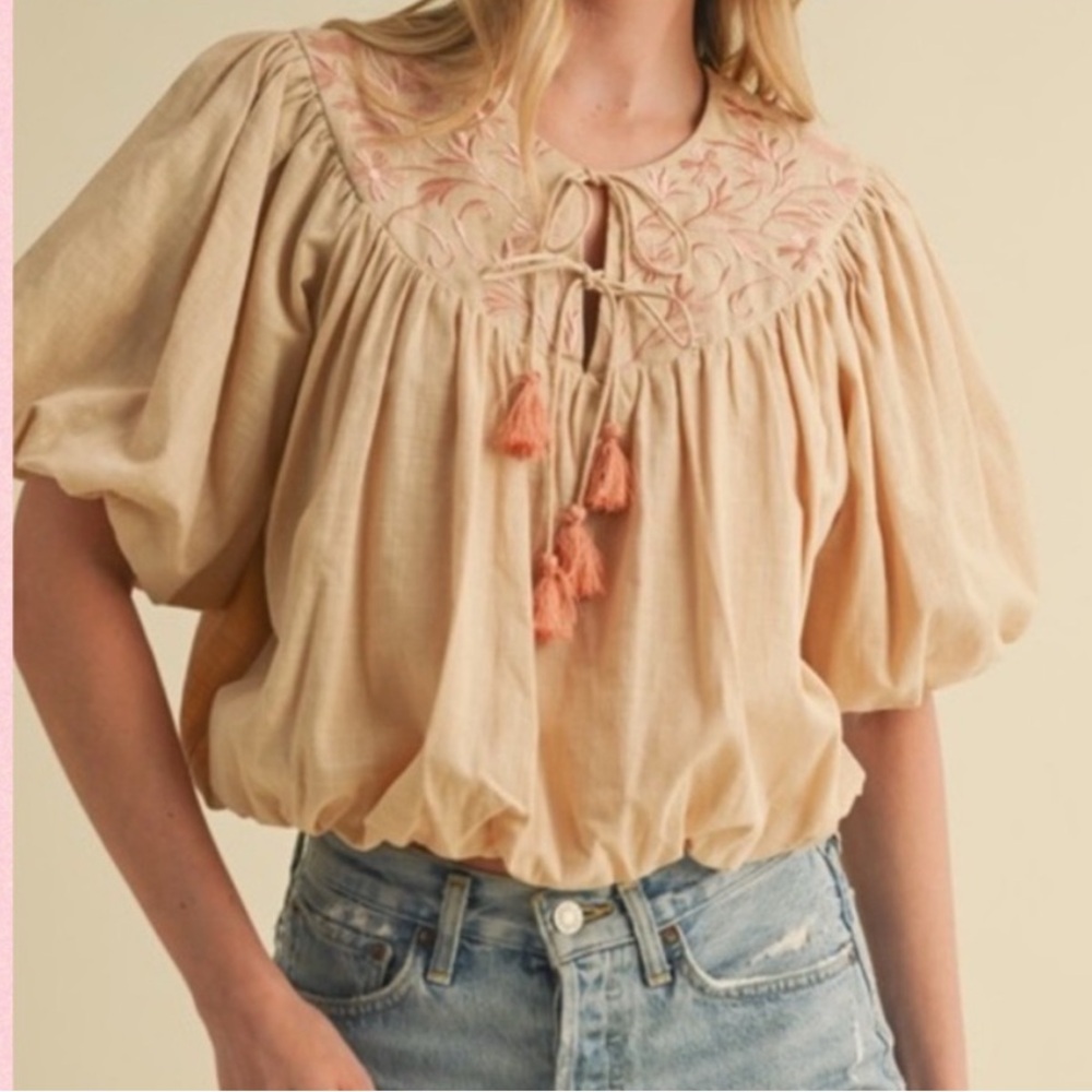 &merci Embroidered Beige Blouse with Pink Accents M NEW